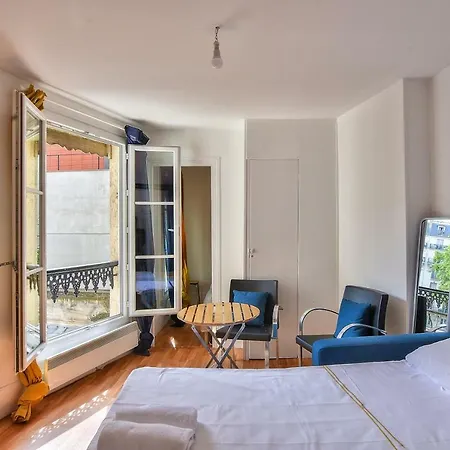 Convenient And Bright Flat ~~ Quai De Valmy ~~ Paris