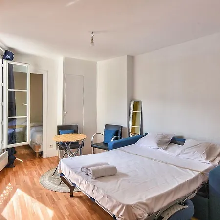 Convenient And Bright Flat ~~ Quai De Valmy ~~ Paris