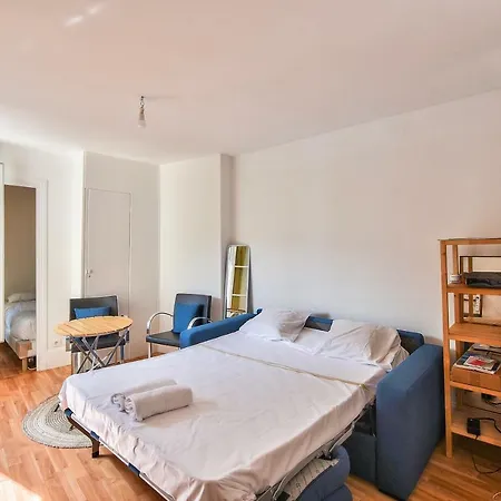 Convenient And Bright Flat ~~ Quai De Valmy ~~ Paris